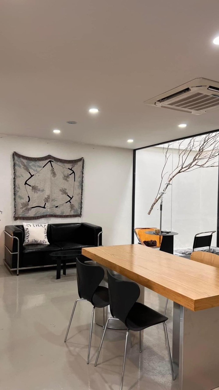 Cho thuê Villa  Nguyên căn mặt tiền Hồ Biểu Chánh, P.11,Quận Phú Nhuận. 